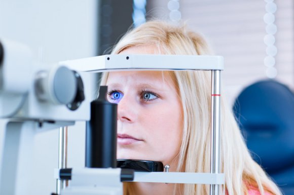 Commander des lentilles anti-UV chez un opticien à Villeurbanne