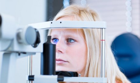 Commander des lentilles anti-UV chez un opticien à Villeurbanne